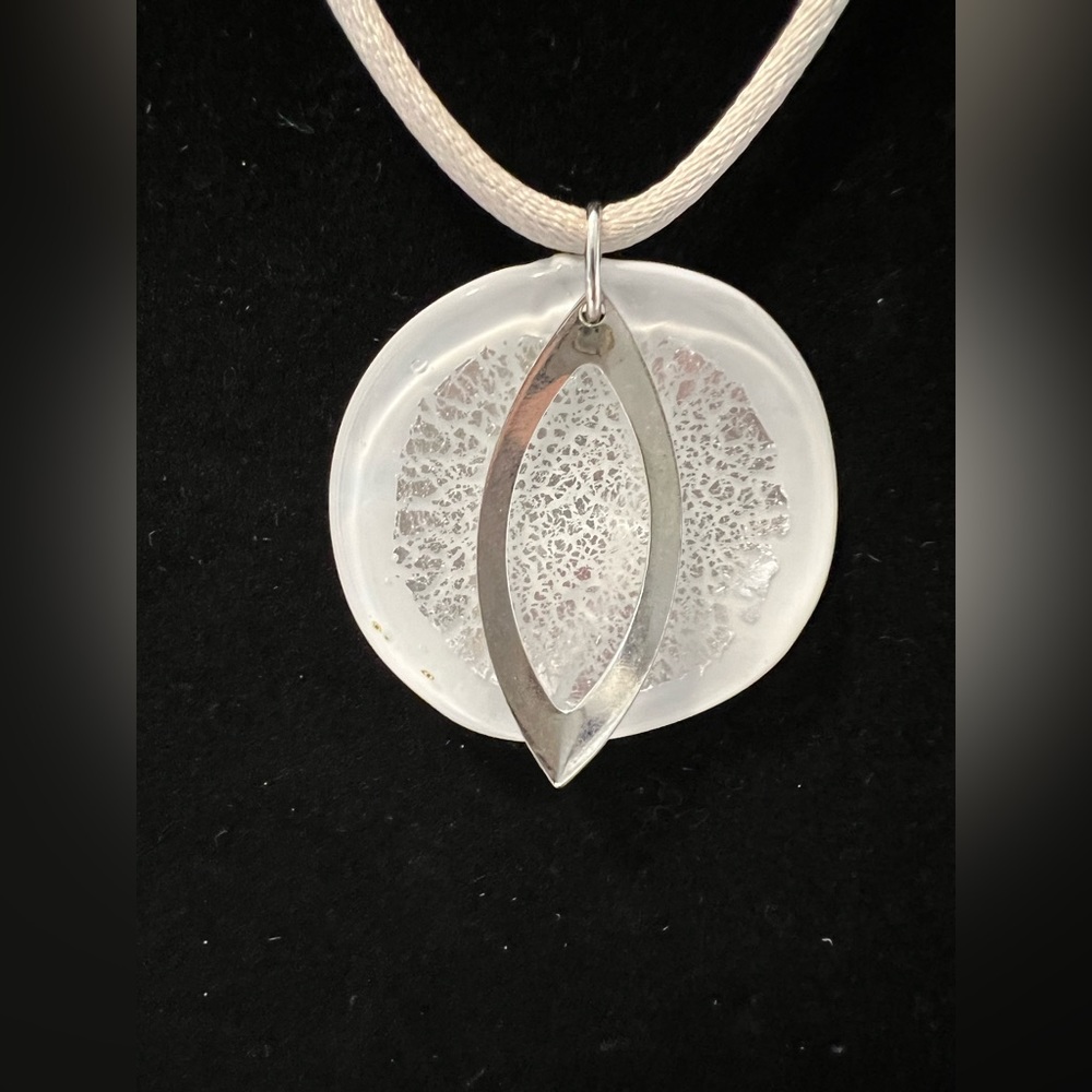 NWOT White Italian Murano necklace